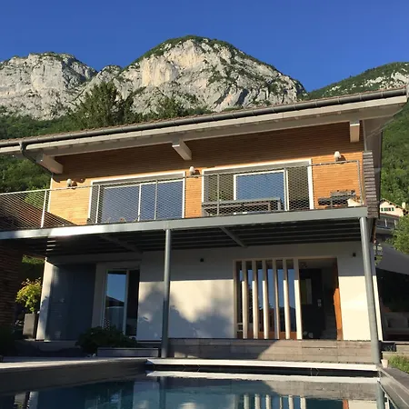 Du Villa
